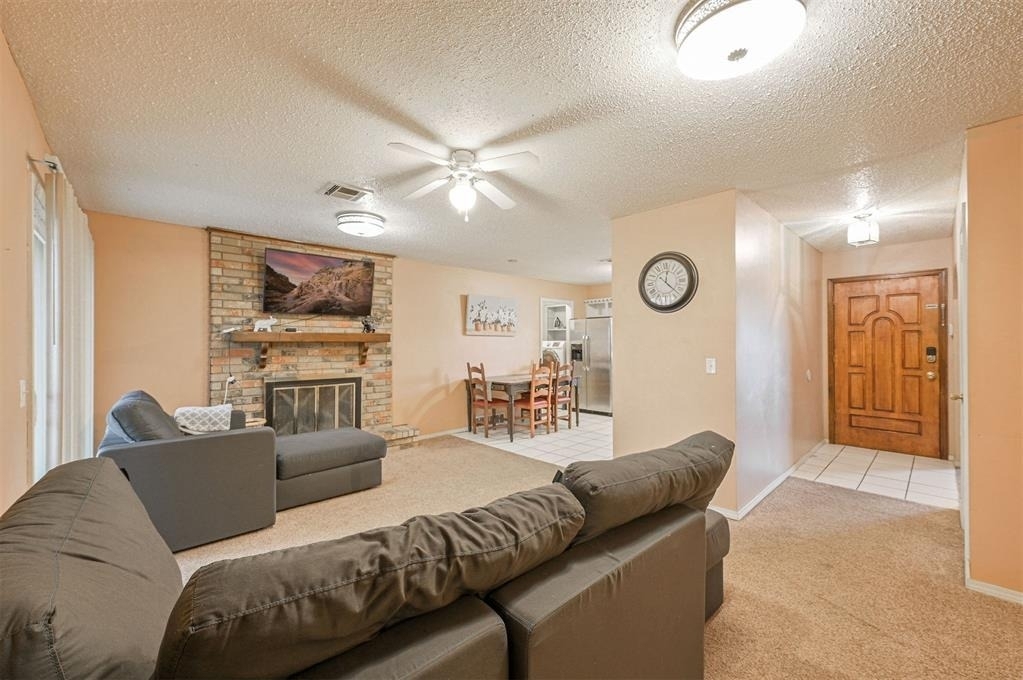 1621 Kavel Drive - Photo 2
