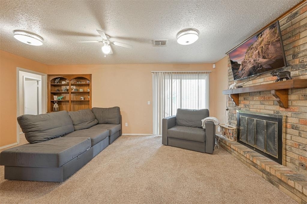 1621 Kavel Drive - Photo 5