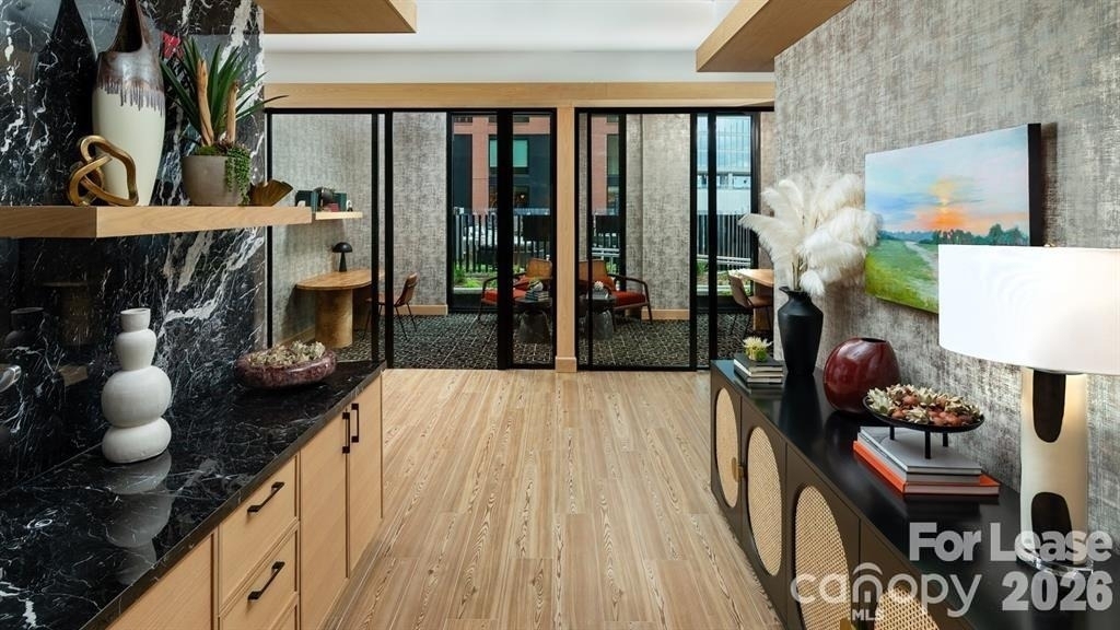 124 E Kingston Avenue - Photo 8
