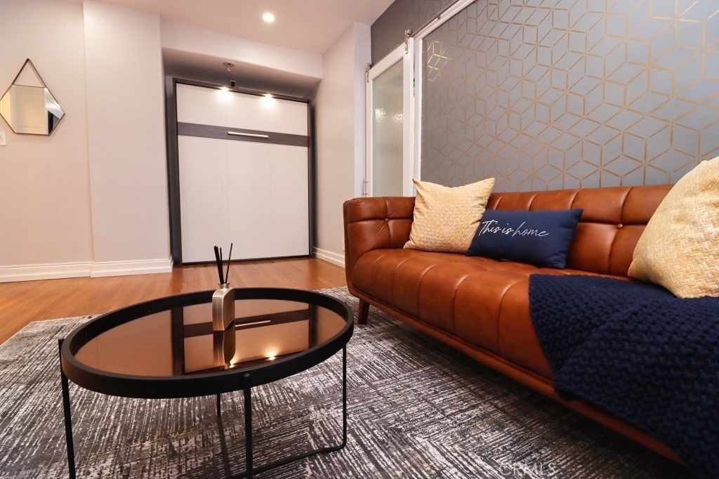 315 W 3rd - Photo 5