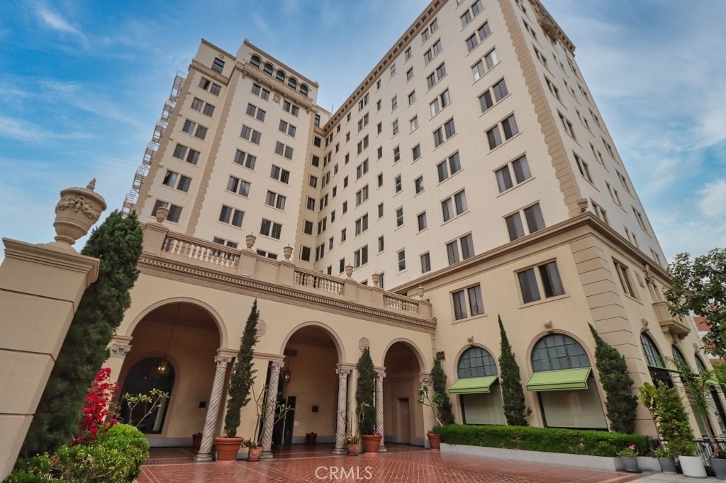 315 W 3rd - Photo 7