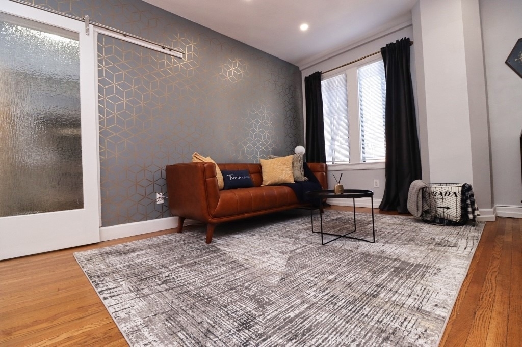 315 W 3rd - Photo 4