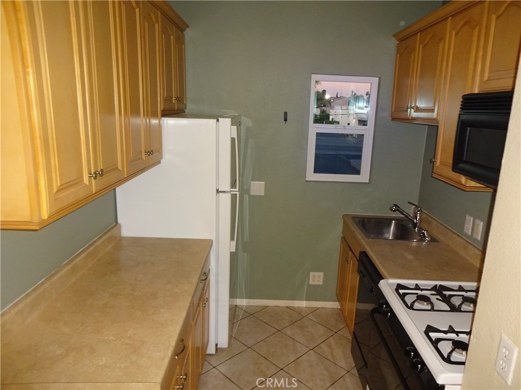 1220 Belmont Avenue - Photo 4