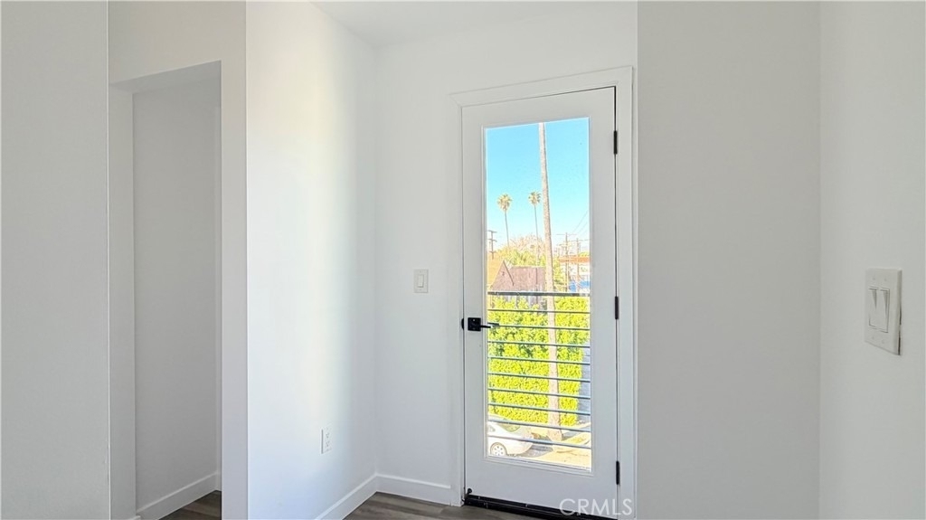 1418 S Cloverdale Avenue - Photo 9