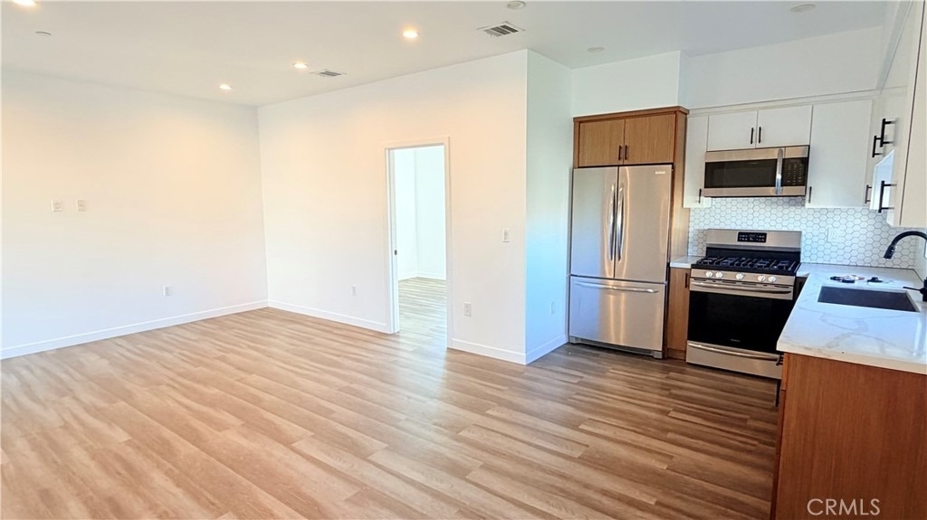 1418 S Cloverdale Avenue - Photo 18