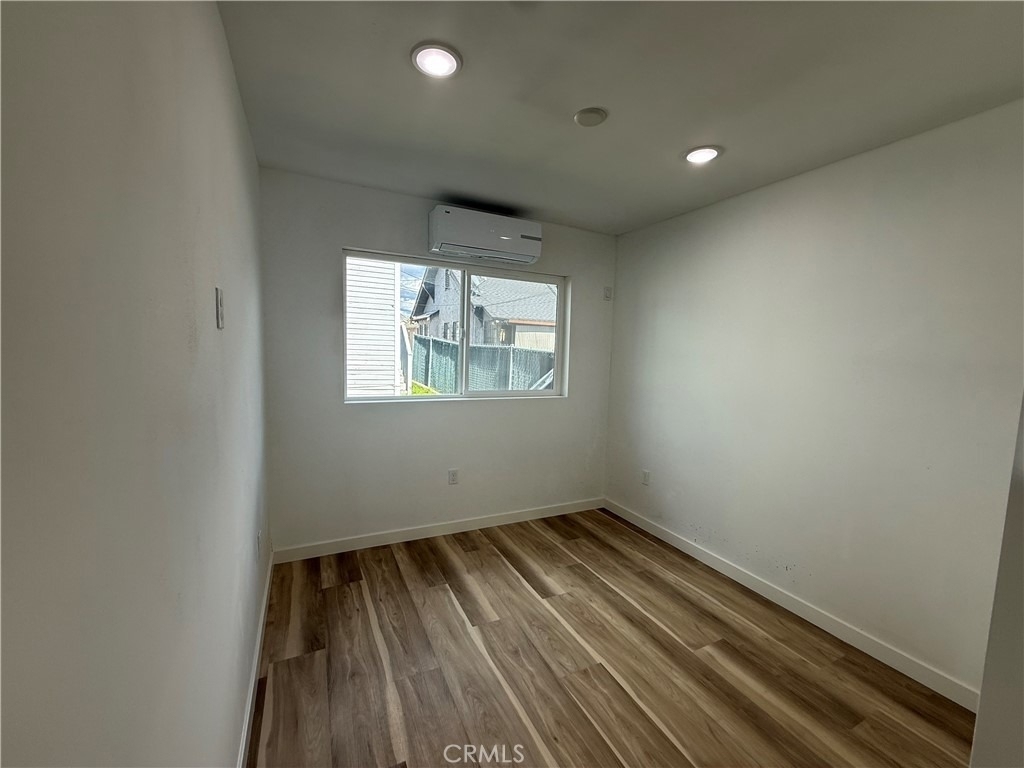 466 S Mott Street - Photo 4