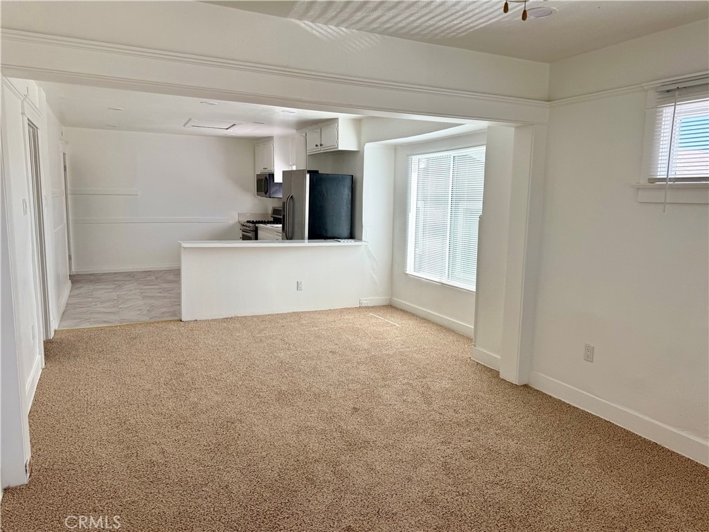 460 S Mott - Photo 2