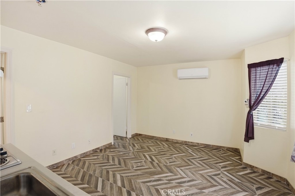 1581 Chanticleer - Photo 3