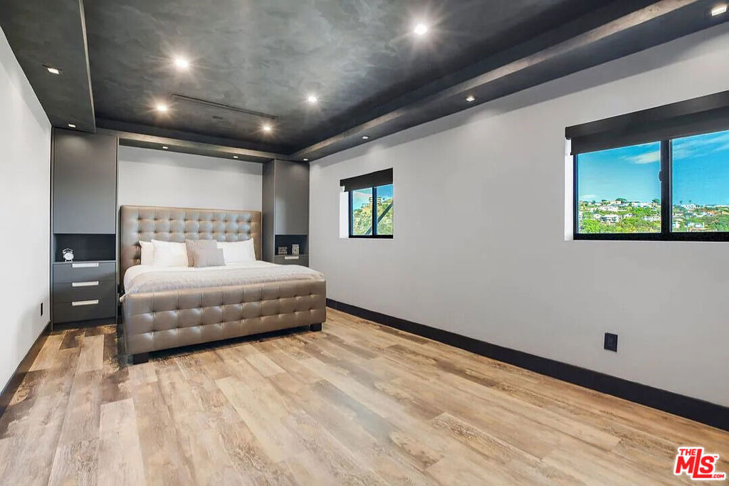 8401 Wyndham Road - Photo 13
