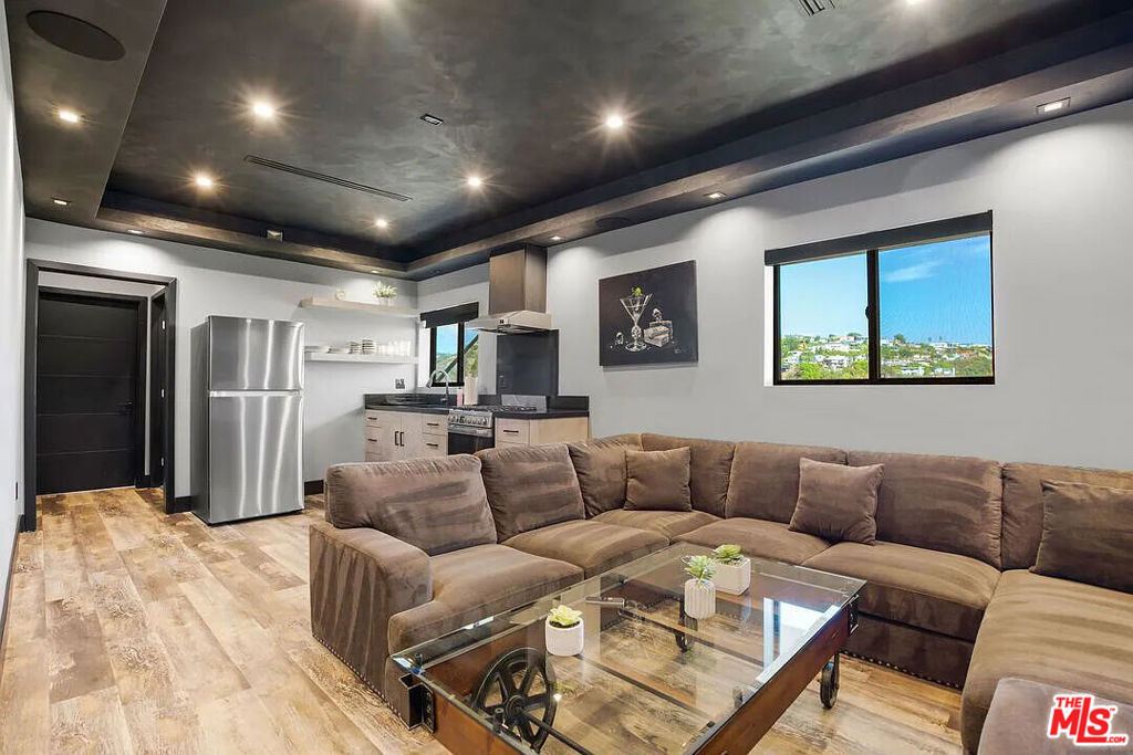 8401 Wyndham Road - Photo 16