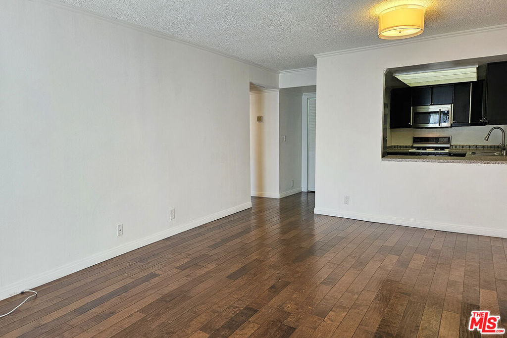 618 N Howard Street - Photo 1