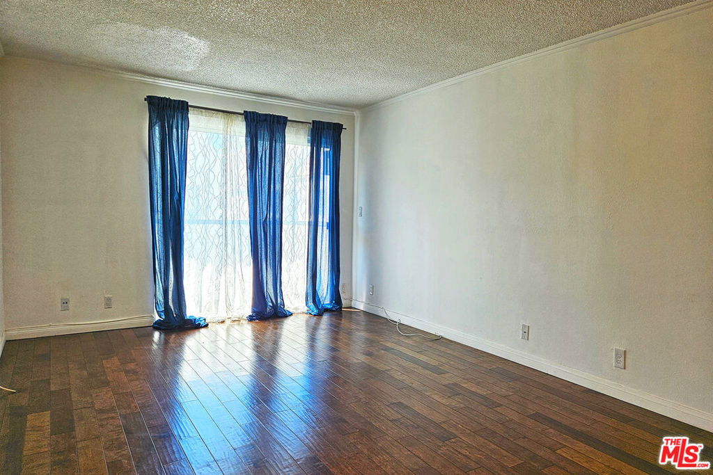 618 N Howard Street - Photo 4