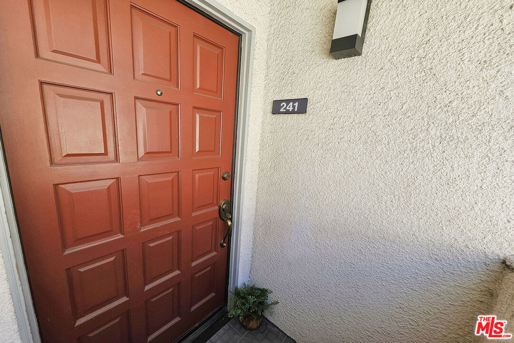 618 N Howard Street - Photo 24