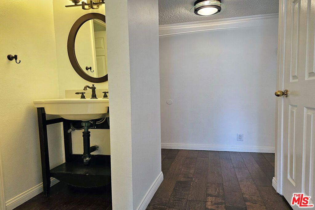 618 N Howard Street - Photo 10
