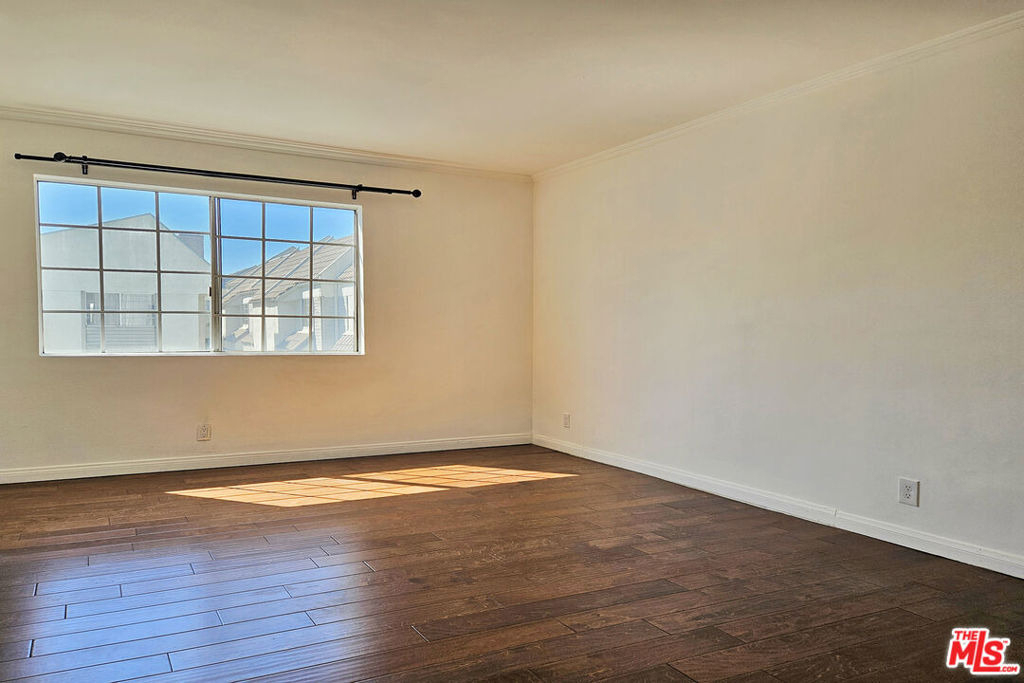 618 N Howard Street - Photo 6