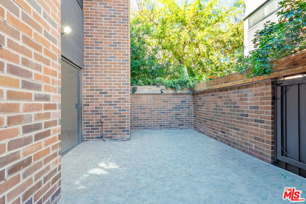 9323 Burton Way - Photo 7