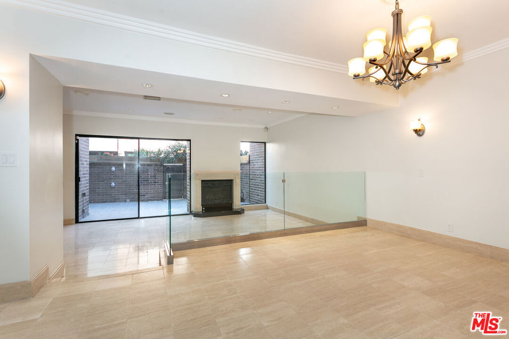 9323 Burton Way - Photo 3