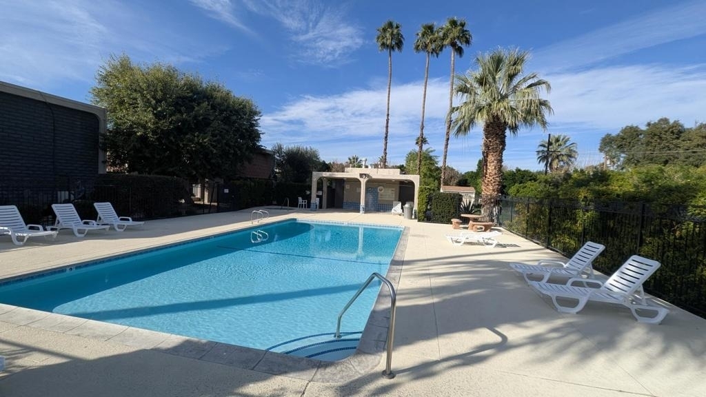 2260 N Indian Canyon Drive - Photo 24