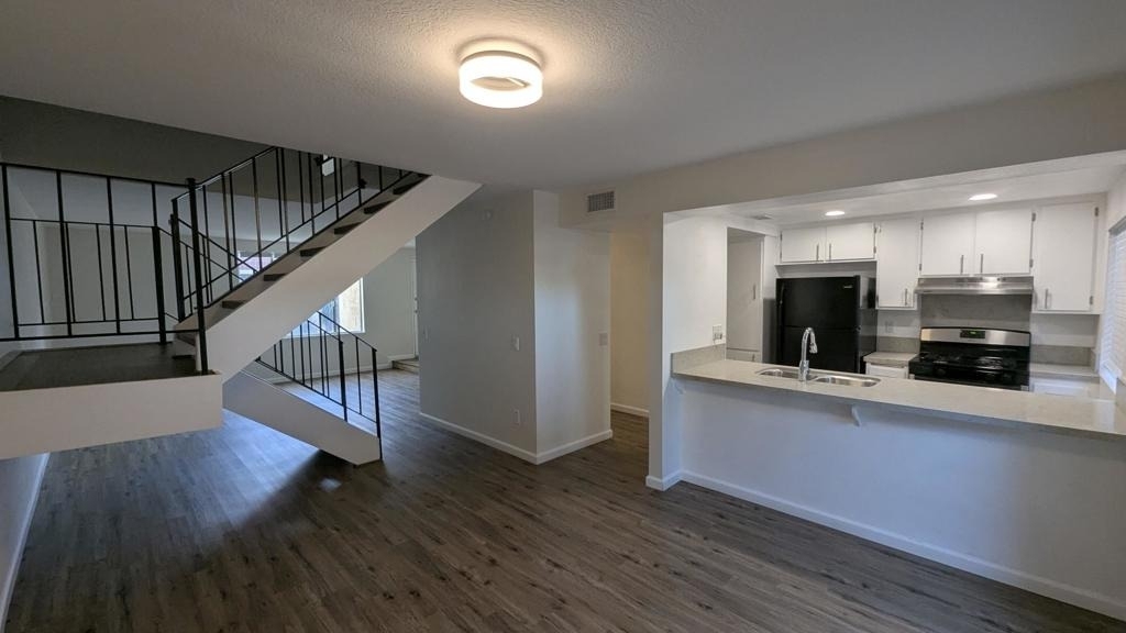 2260 N Indian Canyon Drive - Photo 2
