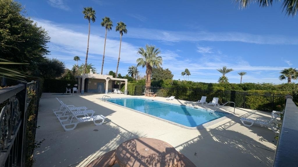 2260 N Indian Canyon Drive - Photo 22