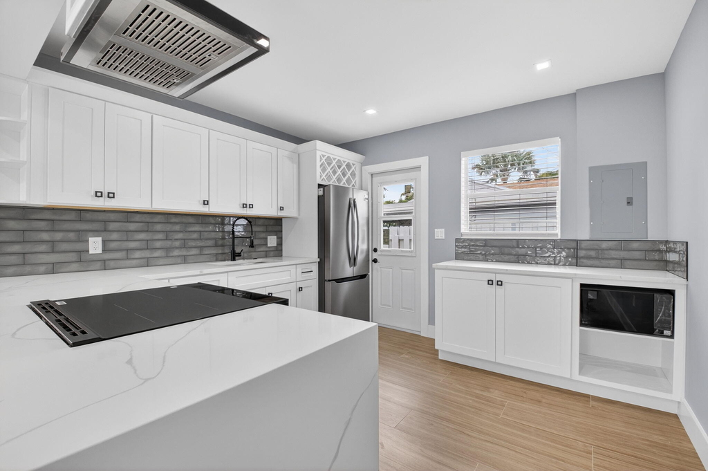 341 Se 3rd Avenue - Photo 9