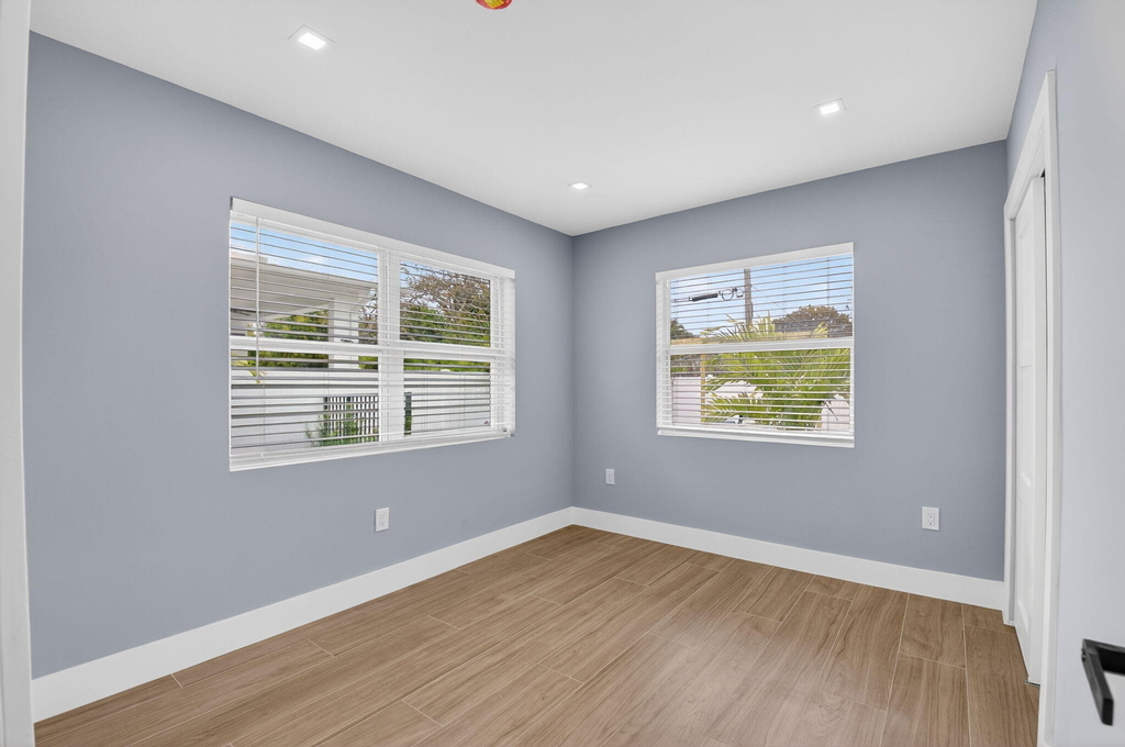 341 Se 3rd Avenue - Photo 11