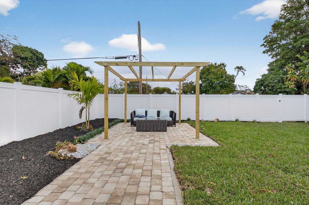 341 Se 3rd Avenue - Photo 17