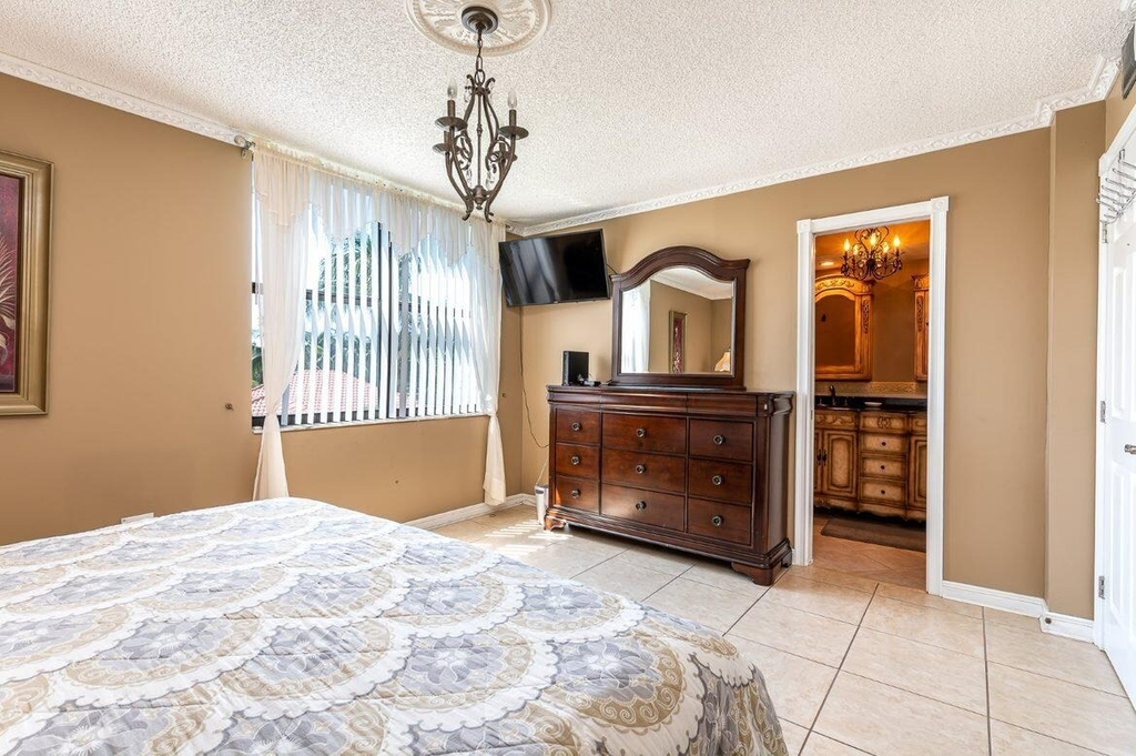 1915 Lavers Circle - Photo 8