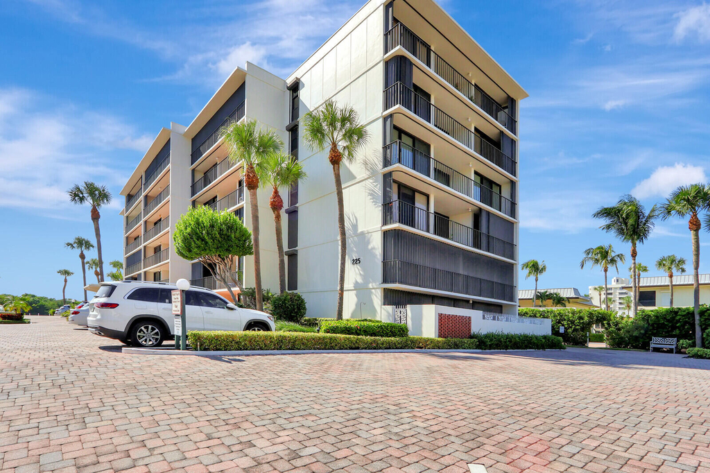 225 S Beach Road - Photo 1