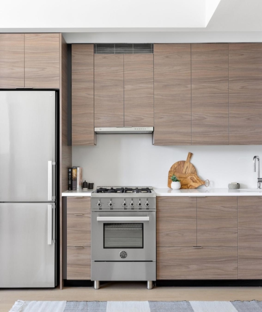 555 West 38th Street - Photo 2