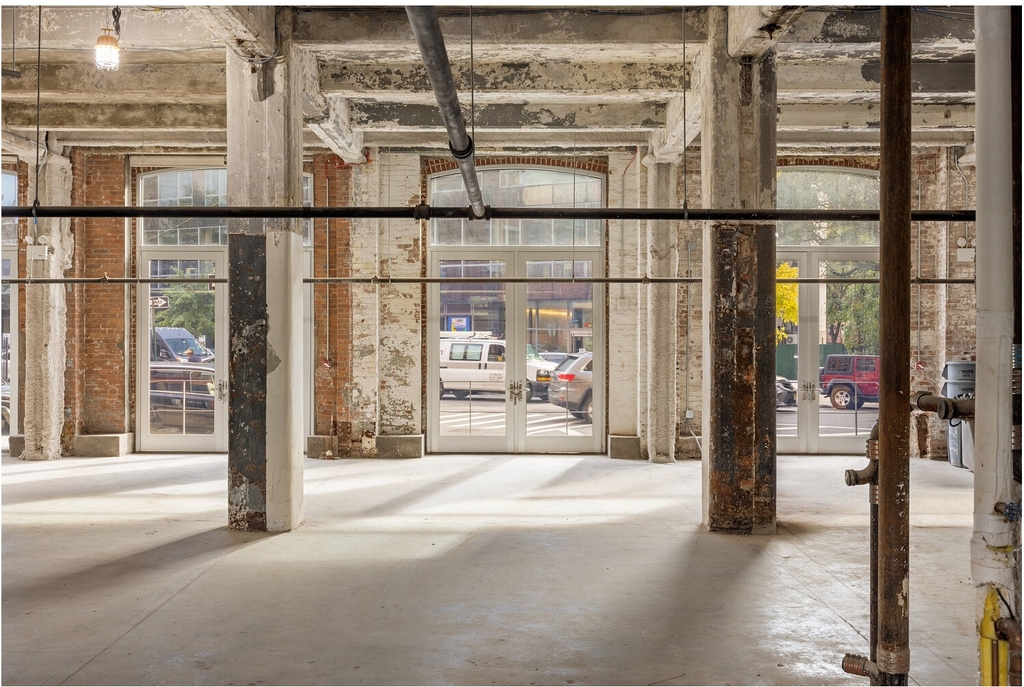 461 W 126th St - Photo 4