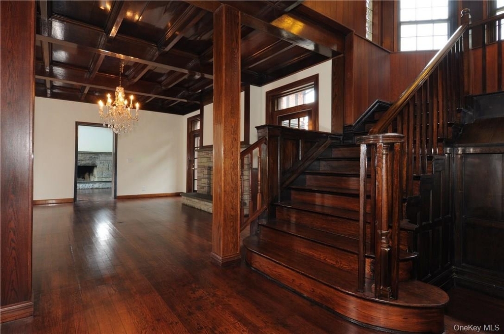 136 Harriman Road - Photo 2