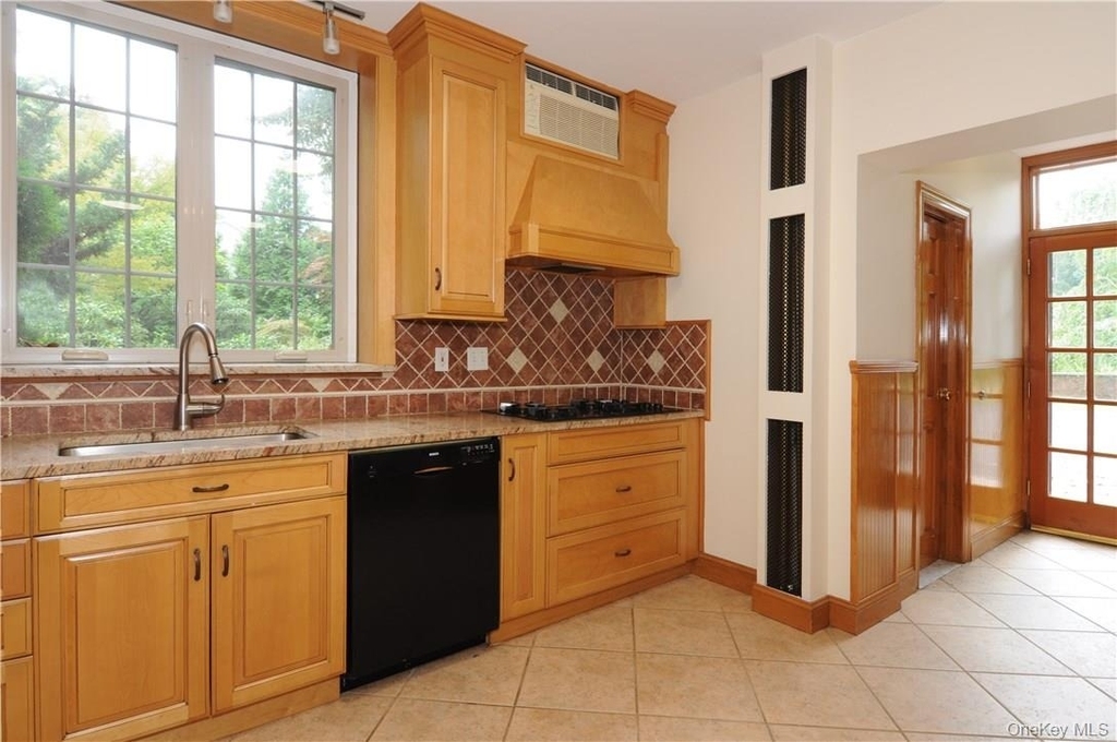 136 Harriman Road - Photo 7