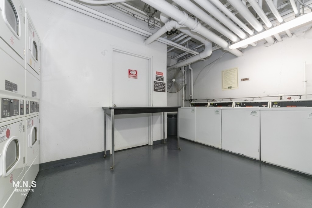 65 W 55th Street - Photo 2