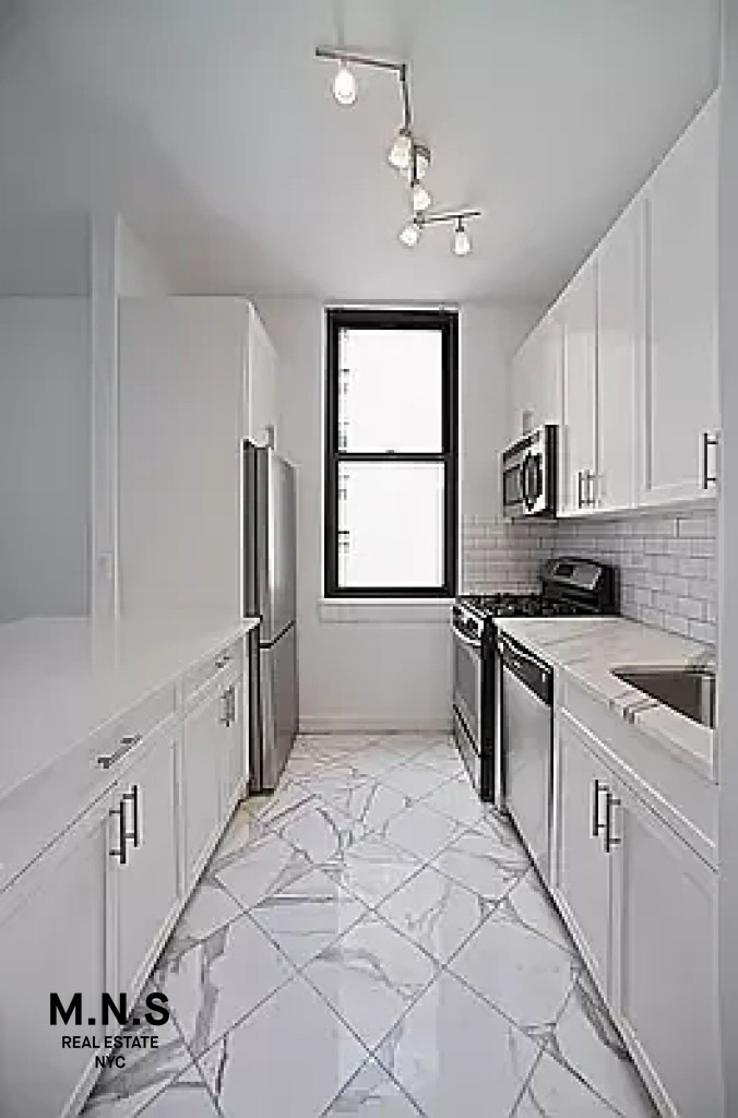 65 W 55th Street - Photo 5