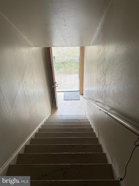 606 Stuart Street - Photo 4