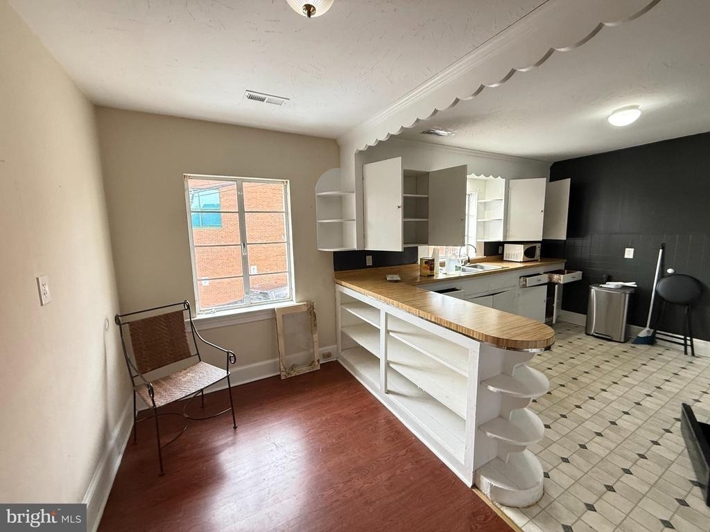 606 Stuart Street - Photo 0