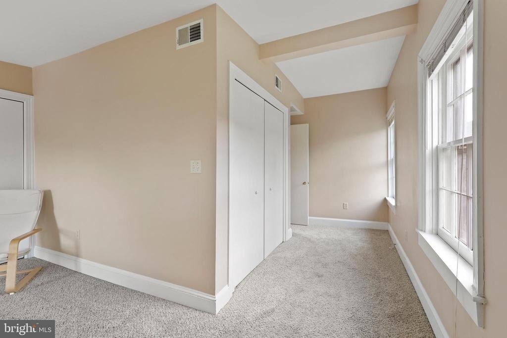 1435 Bolton Street - Photo 42