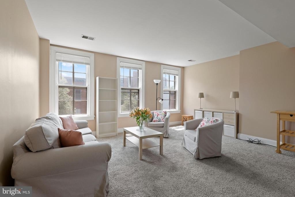 1435 Bolton Street - Photo 18