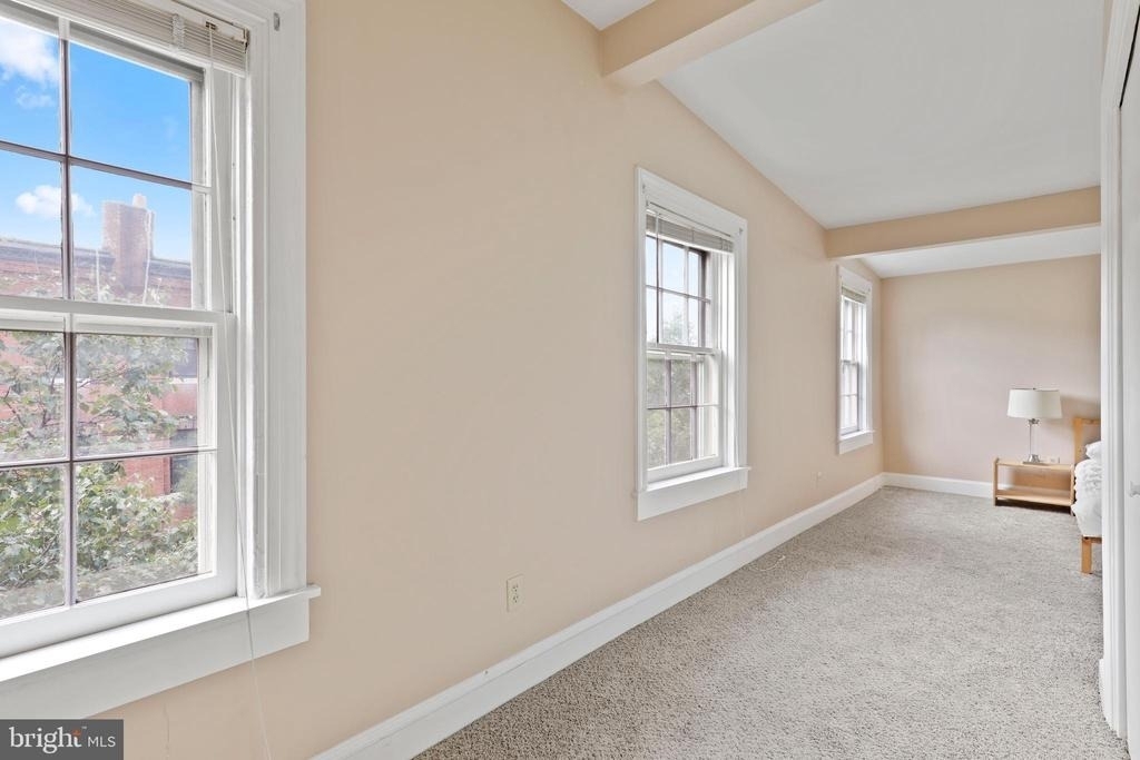 1435 Bolton Street - Photo 43