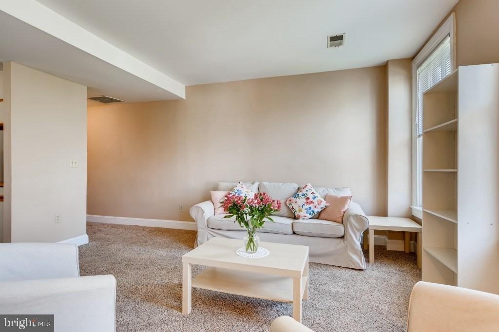 1435 Bolton Street - Photo 17