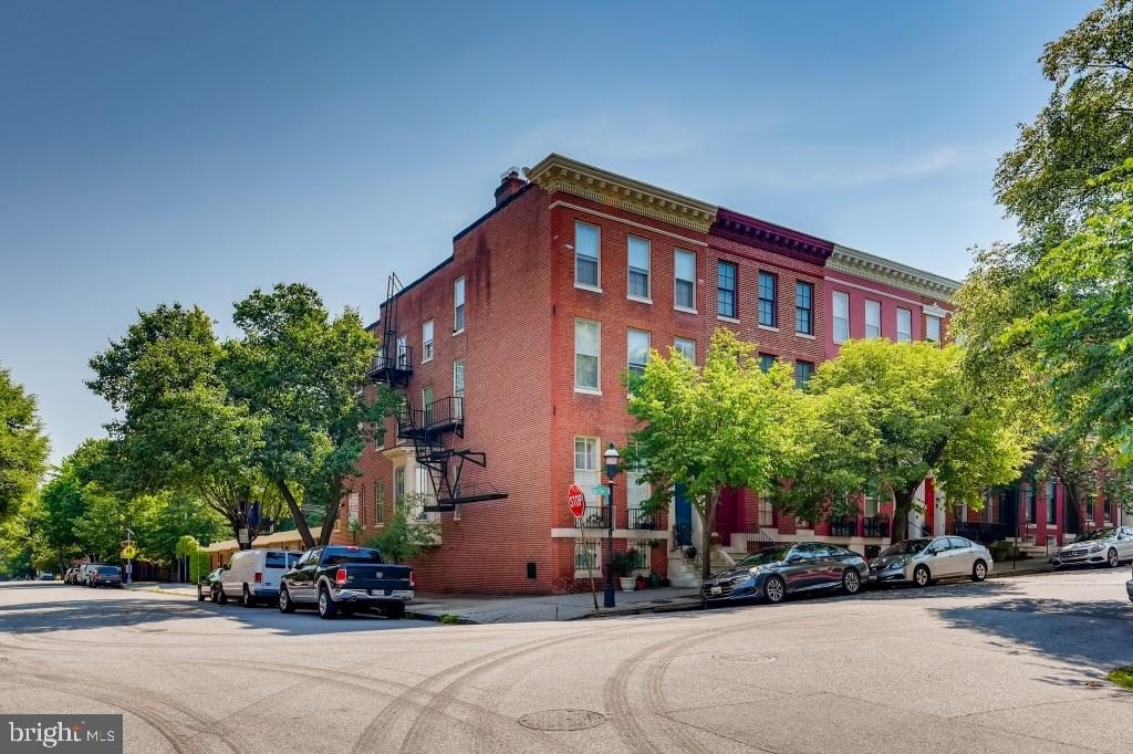 1435 Bolton Street - Photo 0