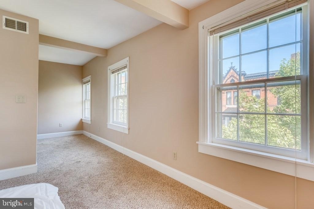 1435 Bolton Street - Photo 44