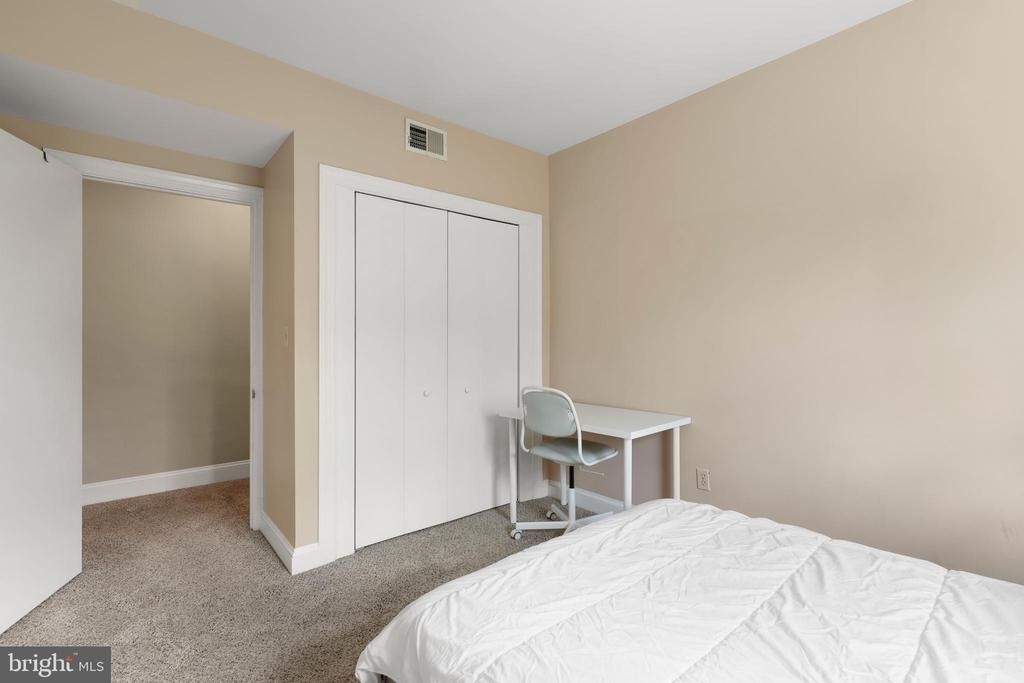 1435 Bolton Street - Photo 35
