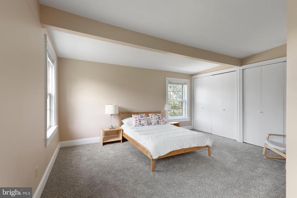 1435 Bolton Street - Photo 36