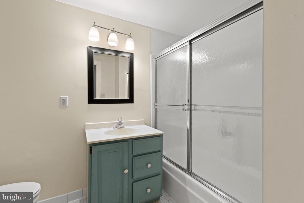1435 Bolton Street - Photo 32