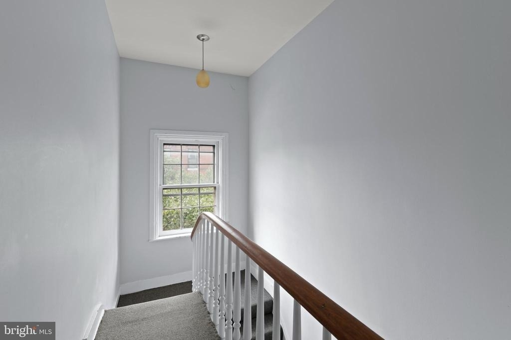 1435 Bolton Street - Photo 14