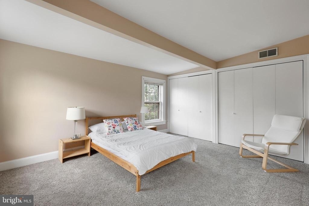 1435 Bolton Street - Photo 38