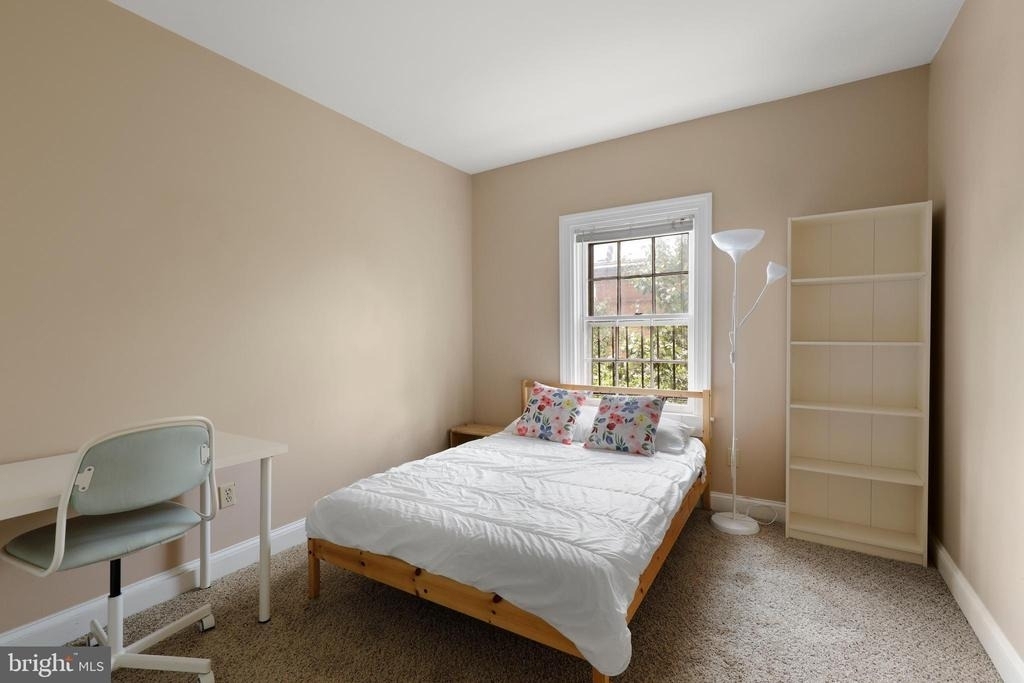 1435 Bolton Street - Photo 34
