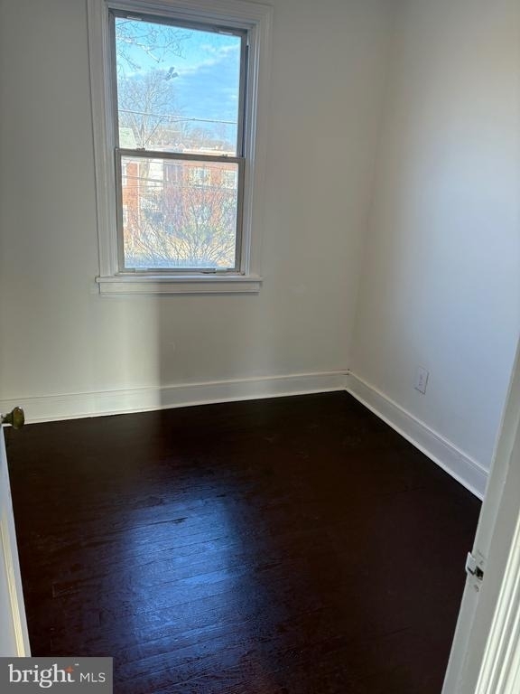 5030 South Dakota Avenue Ne - Photo 5